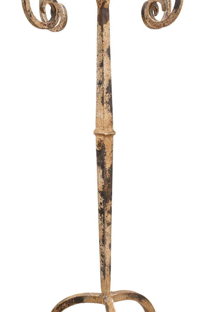 Biscottini Candeliere piantana in ferro battuto lavorato a mano finitura bianca anticata L49XPR49XH94 cm