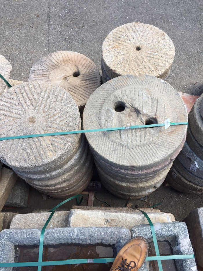 Biscottini Elemento di macina in pietra, misure assortite Vecchia ruota passato Offerta