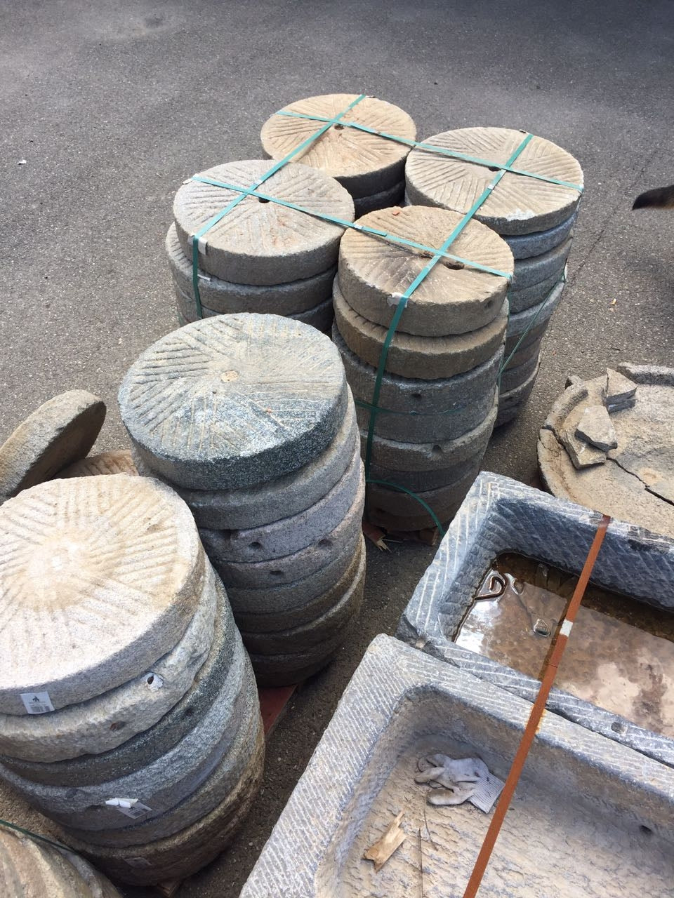 Biscottini Elemento di macina in pietra, misure assortite Vecchia ruota passato Offerta