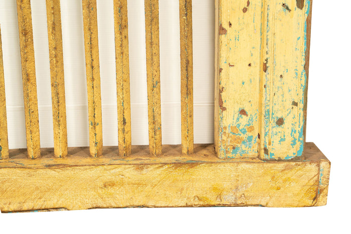 Biscottini Finestra finestrina grata in legno massello e in ferro antica e vecchia medievale con telaio da interno o da esterno