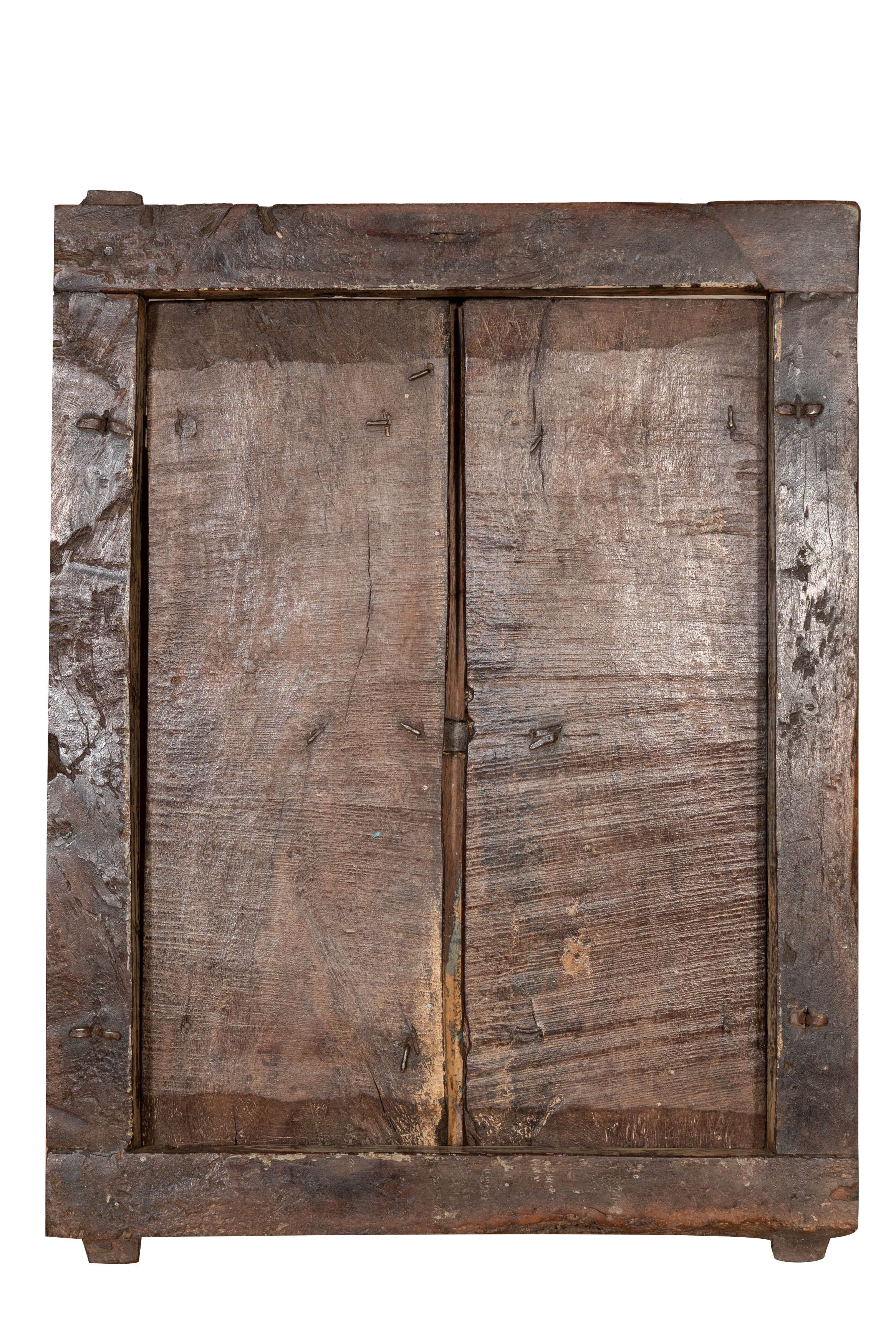 Biscottini Finestra finestrina grata in legno massello e in ferro antica e vecchia medievale con telaio da interno o da esterno