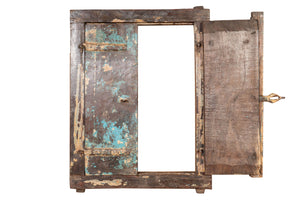 Biscottini Finestra finestrina grata in legno massello e in ferro antica e vecchia medievale con telaio da interno o da esterno