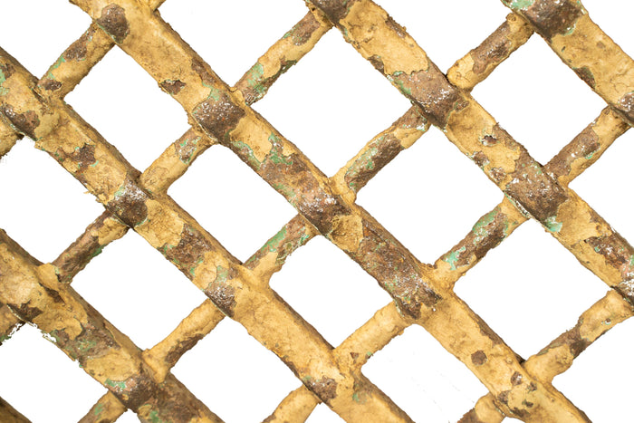 Biscottini Finestra finestrina grata in legno massello e in ferro antica e vecchia medievale con telaio da interno o da esterno