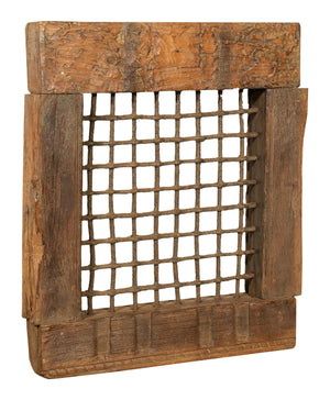 Biscottini Finestra finestrina grata in legno massello e in ferro antica e vecchia medievale con telaio da interno o da esterno
