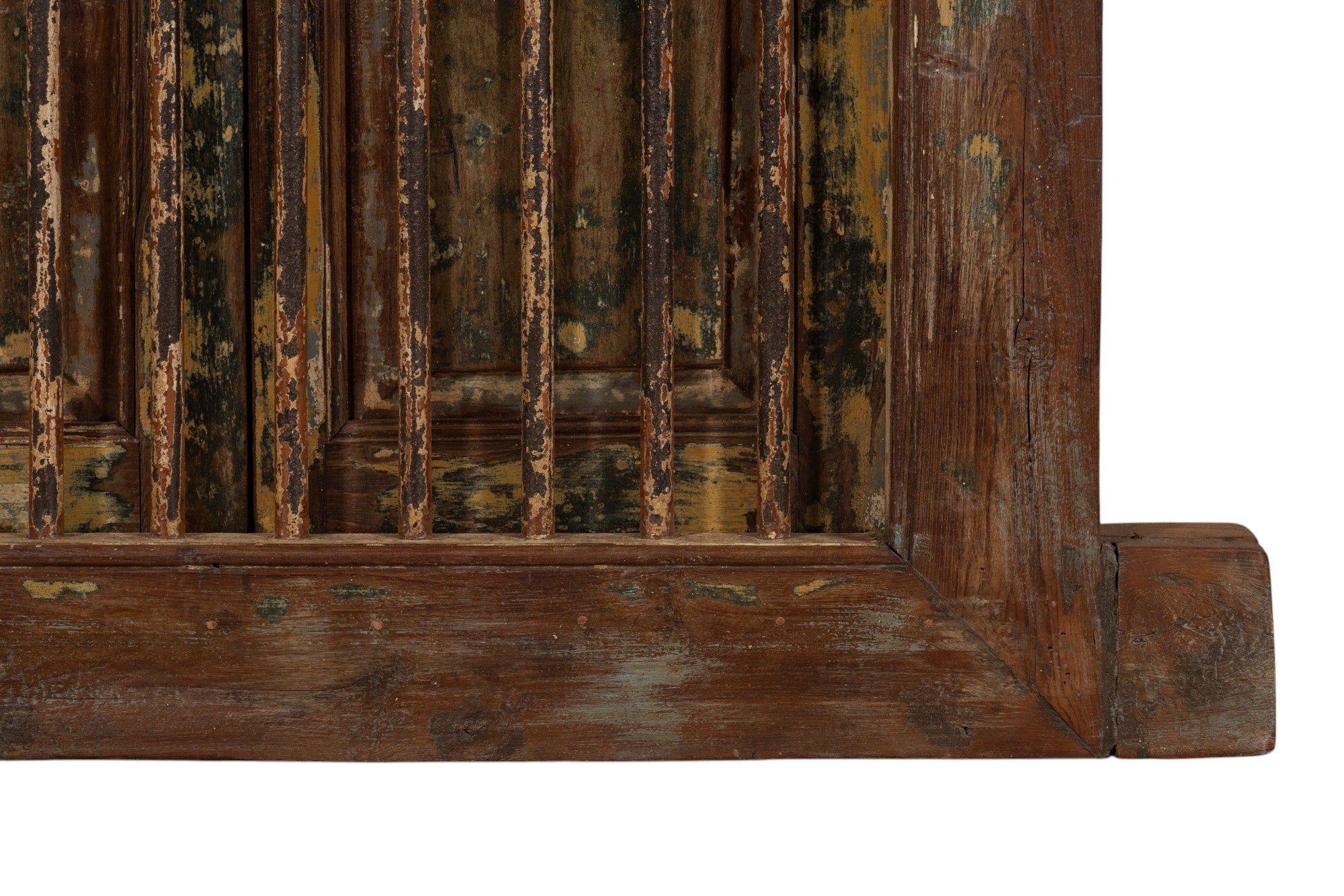 Biscottini Finestra finestrina grata in legno massello e in ferro antica e vecchia medievale con telaio da interno o da esterno