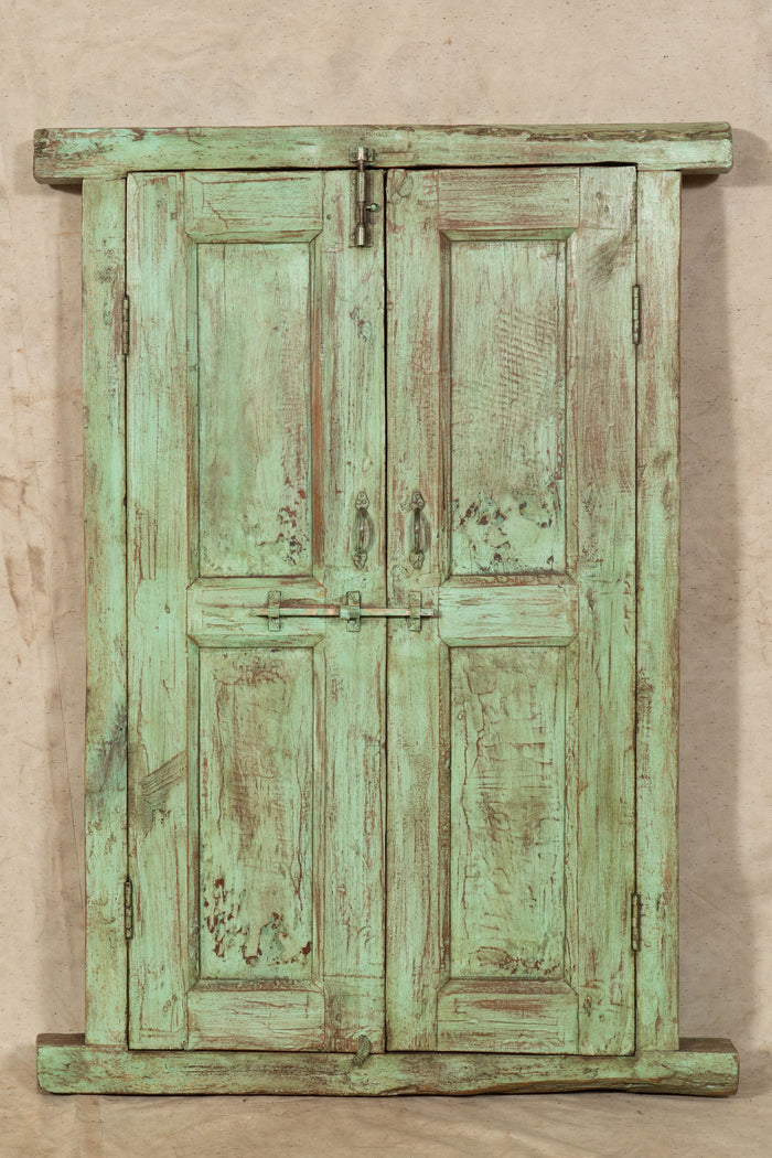 Biscottini Finestra finestrina grata porta in legno massello e in ferro antica e vecchia con telaio da interno o da esterno