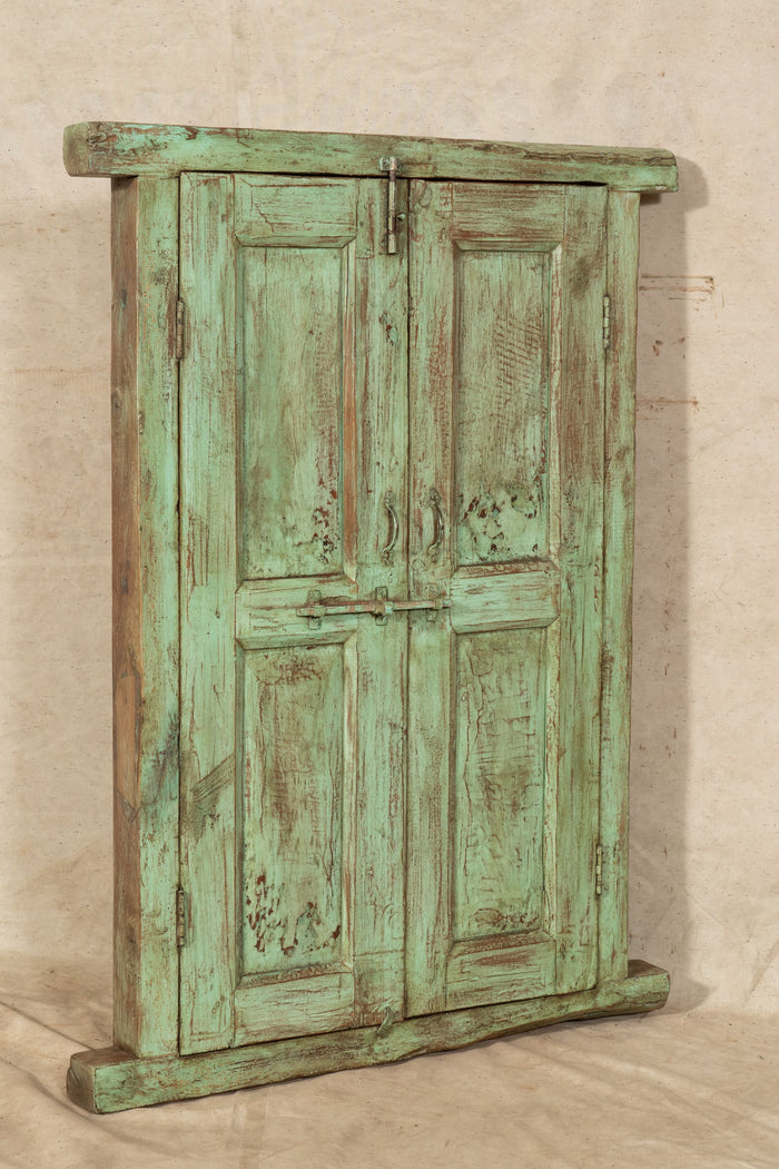 Biscottini Finestra finestrina grata porta in legno massello e in ferro antica e vecchia con telaio da interno o da esterno