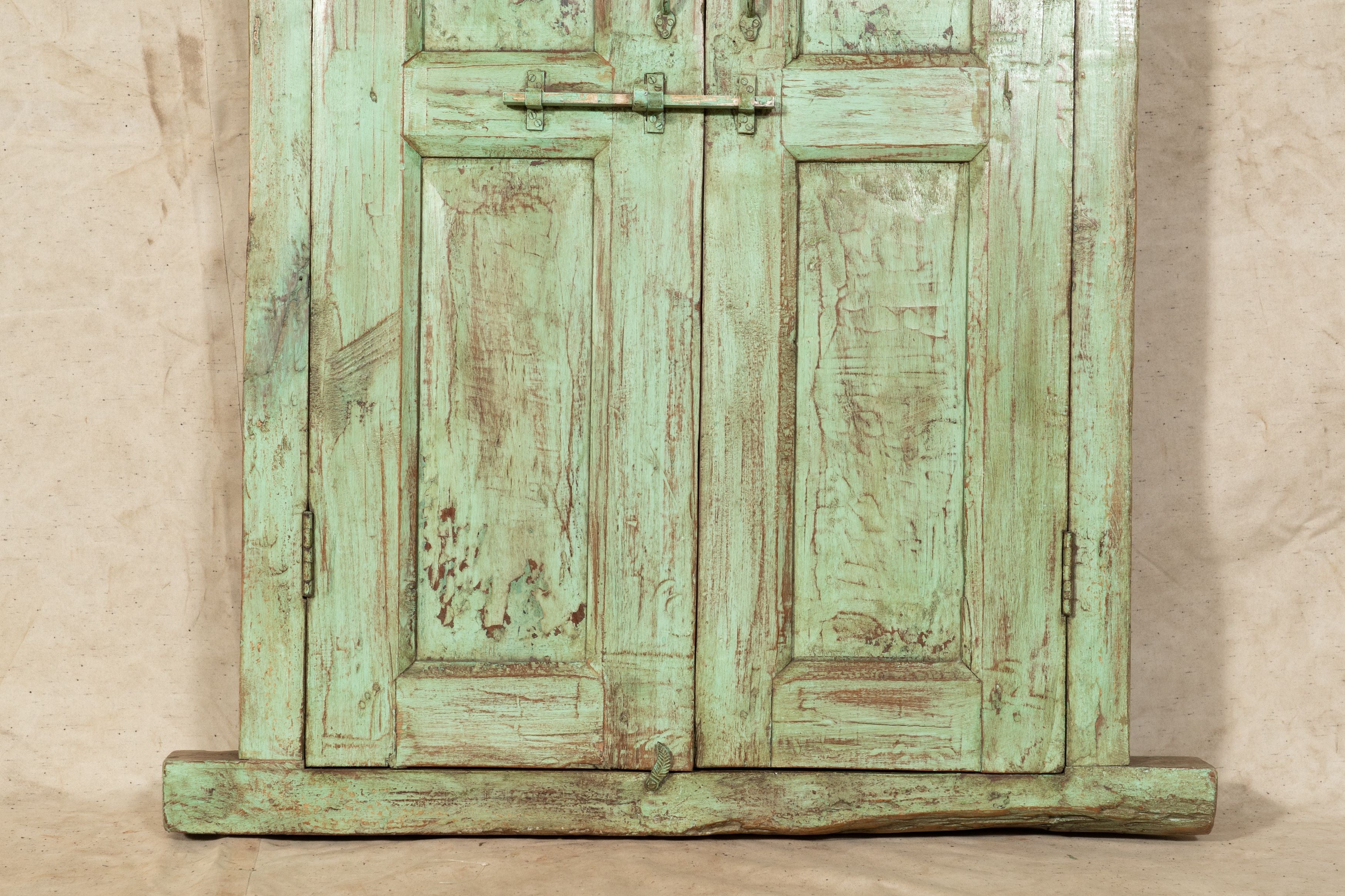 Biscottini Finestra finestrina grata porta in legno massello e in ferro antica e vecchia con telaio da interno o da esterno