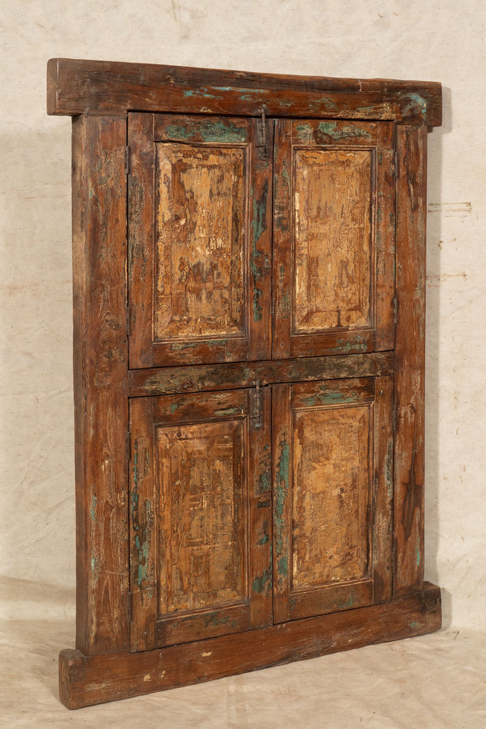 Biscottini Finestra finestrina grata porta in legno massello e in ferro antica e vecchia con telaio da interno o da esterno