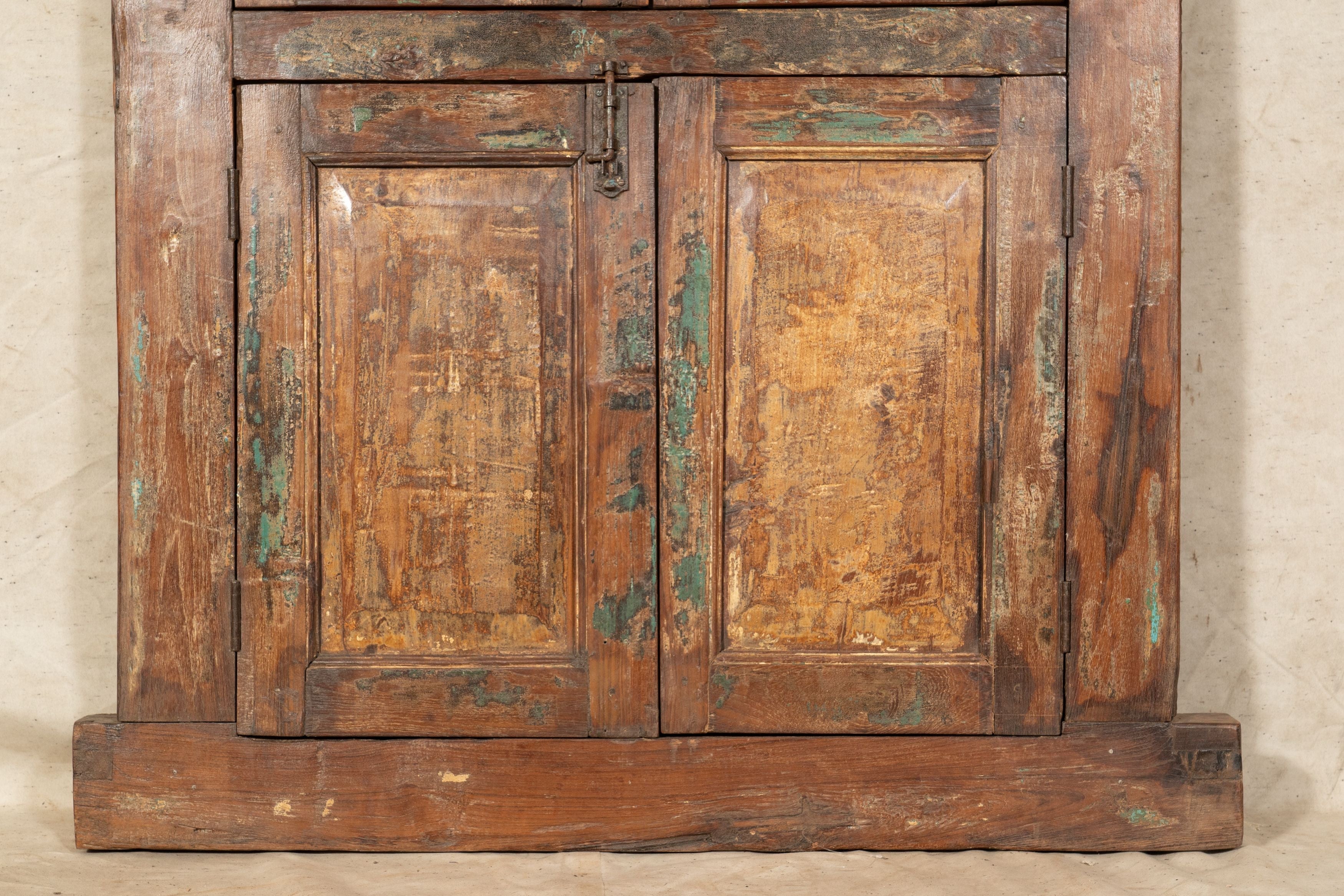 Biscottini Finestra finestrina grata porta in legno massello e in ferro antica e vecchia con telaio da interno o da esterno