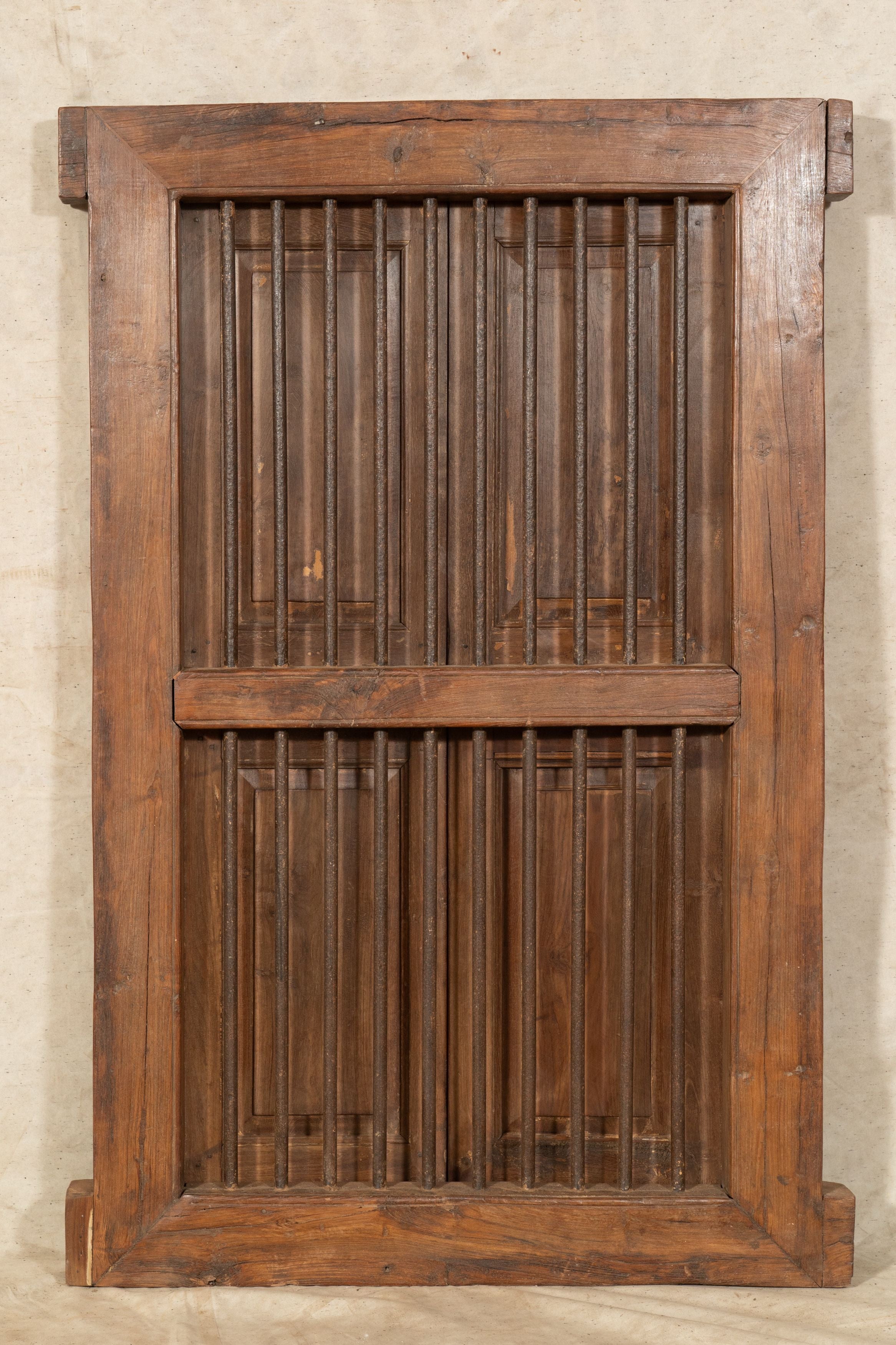 Biscottini Finestra finestrina grata porta in legno massello e in ferro antica e vecchia con telaio da interno o da esterno