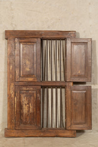 Biscottini Finestra finestrina grata porta in legno massello e in ferro antica e vecchia con telaio da interno o da esterno