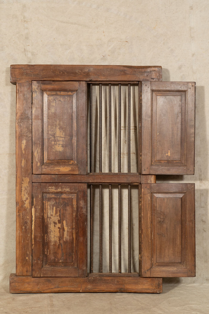 Biscottini Finestra finestrina grata porta in legno massello e in ferro antica e vecchia con telaio da interno o da esterno