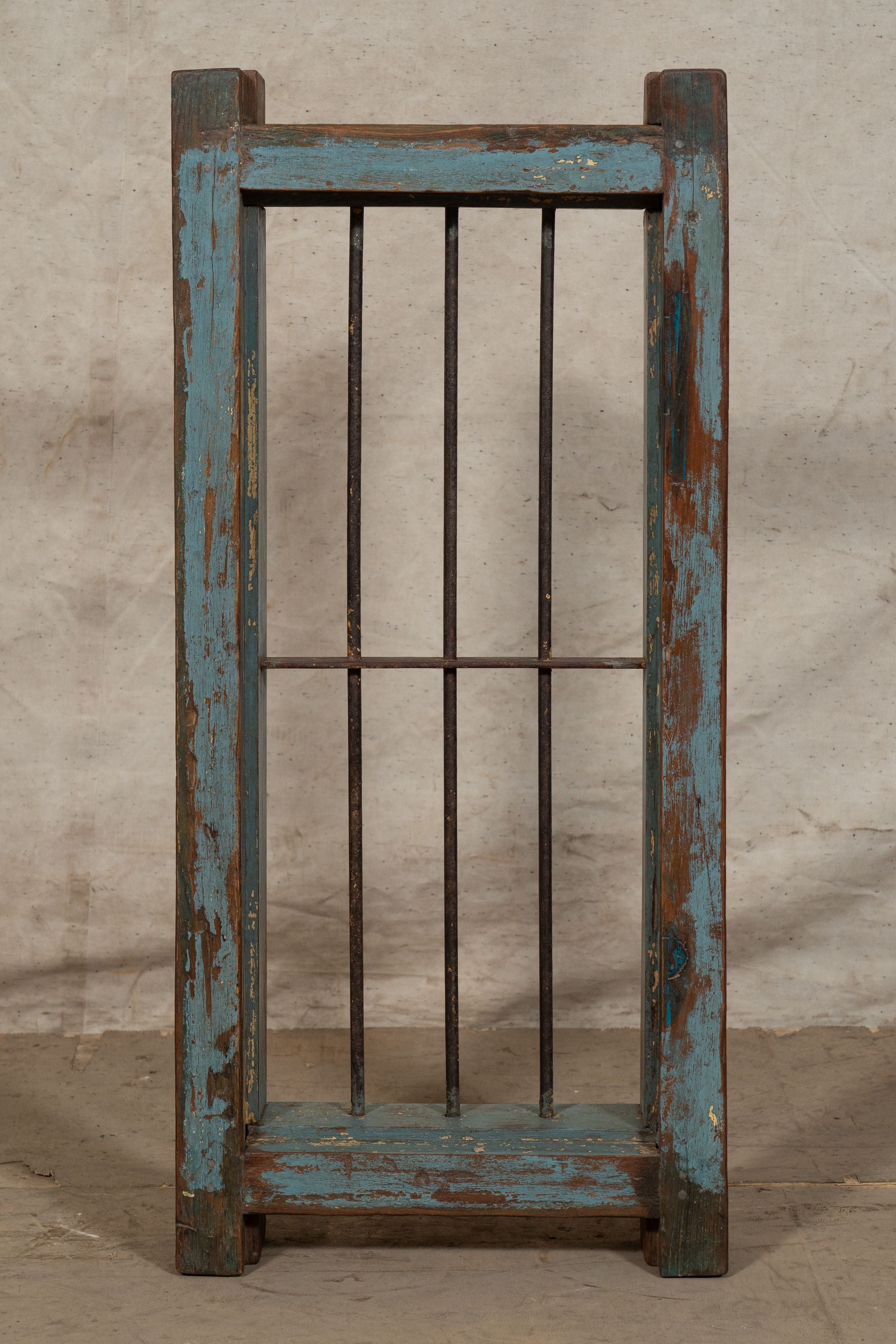 Biscottini Finestra finestrina grata porta in legno massello e in ferro antica e vecchia con telaio da interno o da esterno