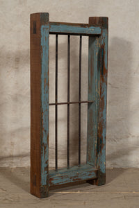 Biscottini Finestra finestrina grata porta in legno massello e in ferro antica e vecchia con telaio da interno o da esterno