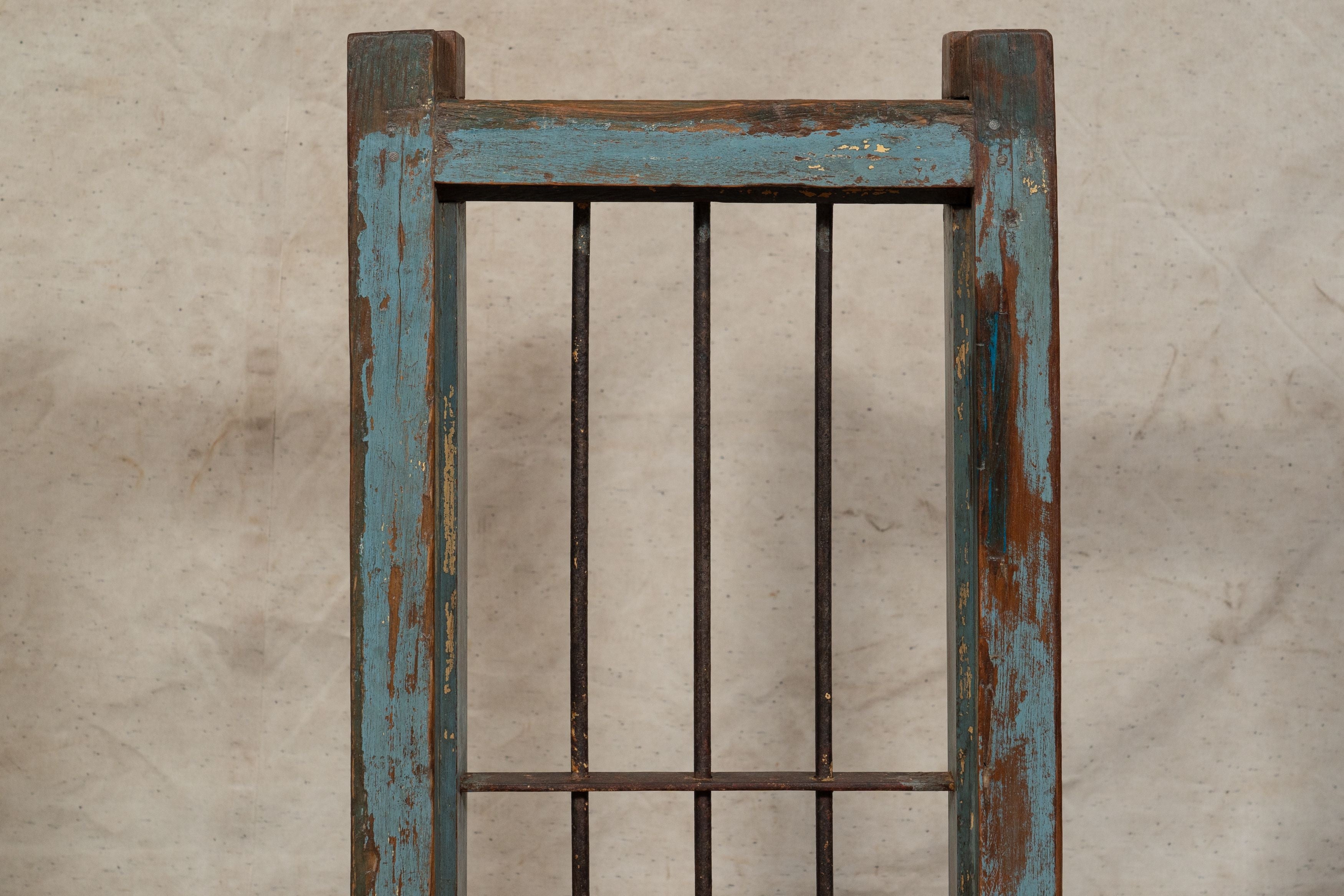 Biscottini Finestra finestrina grata porta in legno massello e in ferro antica e vecchia con telaio da interno o da esterno