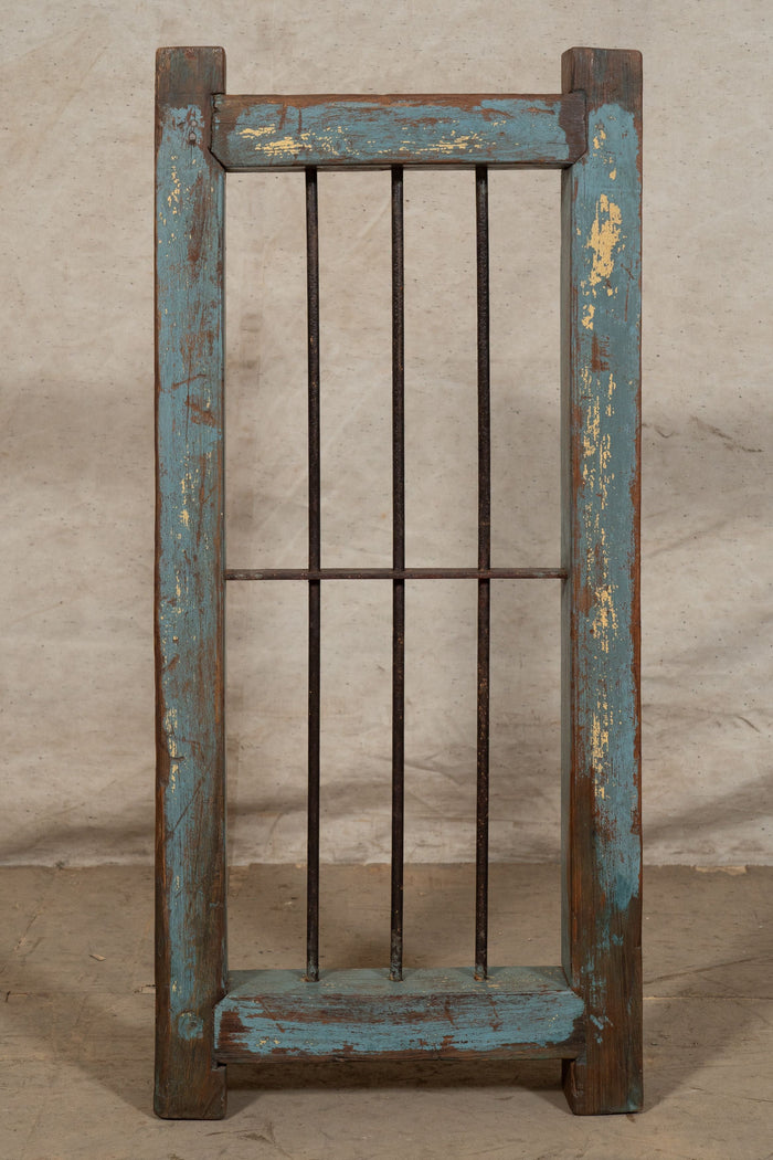 Biscottini Finestra finestrina grata porta in legno massello e in ferro antica e vecchia con telaio da interno o da esterno