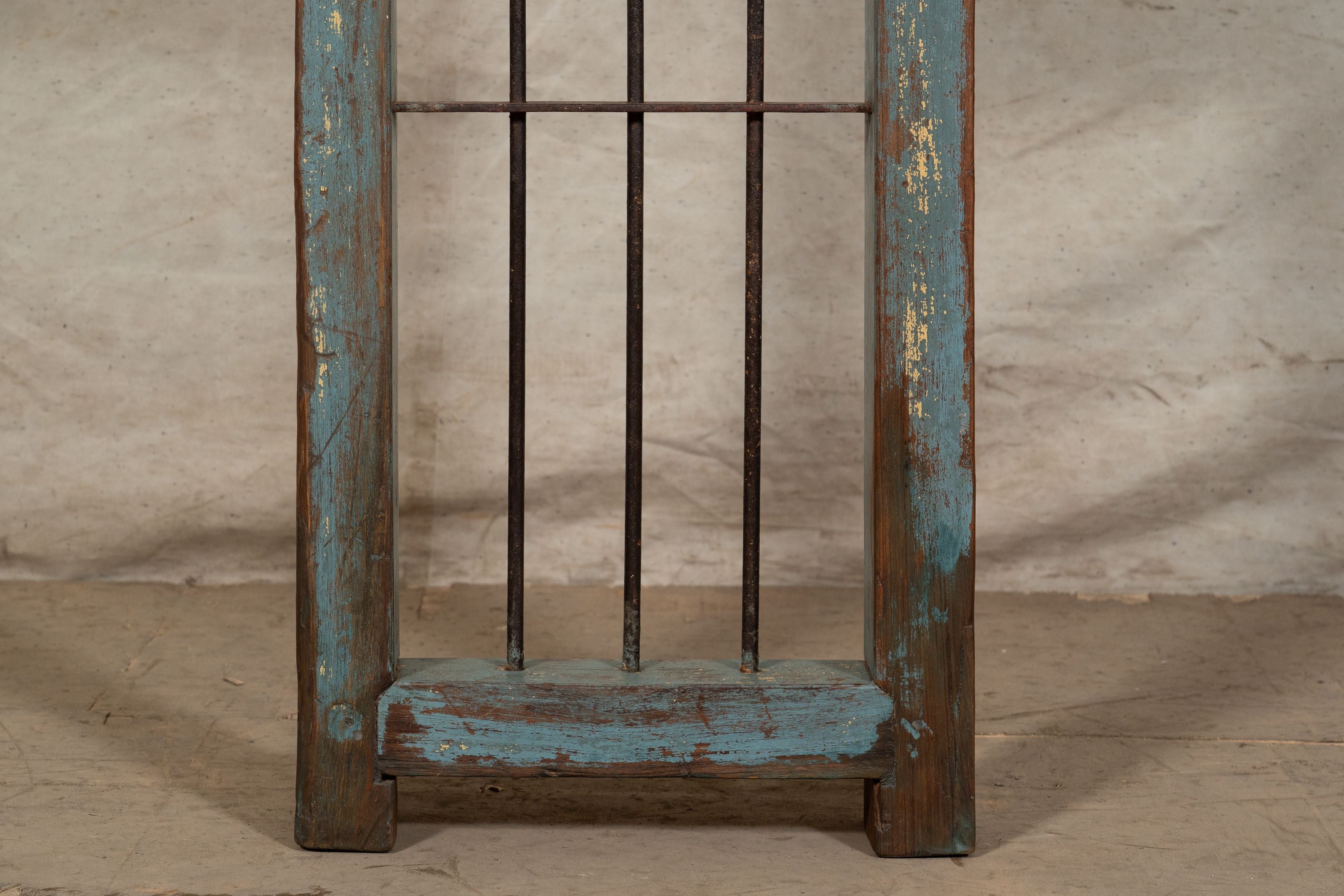 Biscottini Finestra finestrina grata porta in legno massello e in ferro antica e vecchia con telaio da interno o da esterno