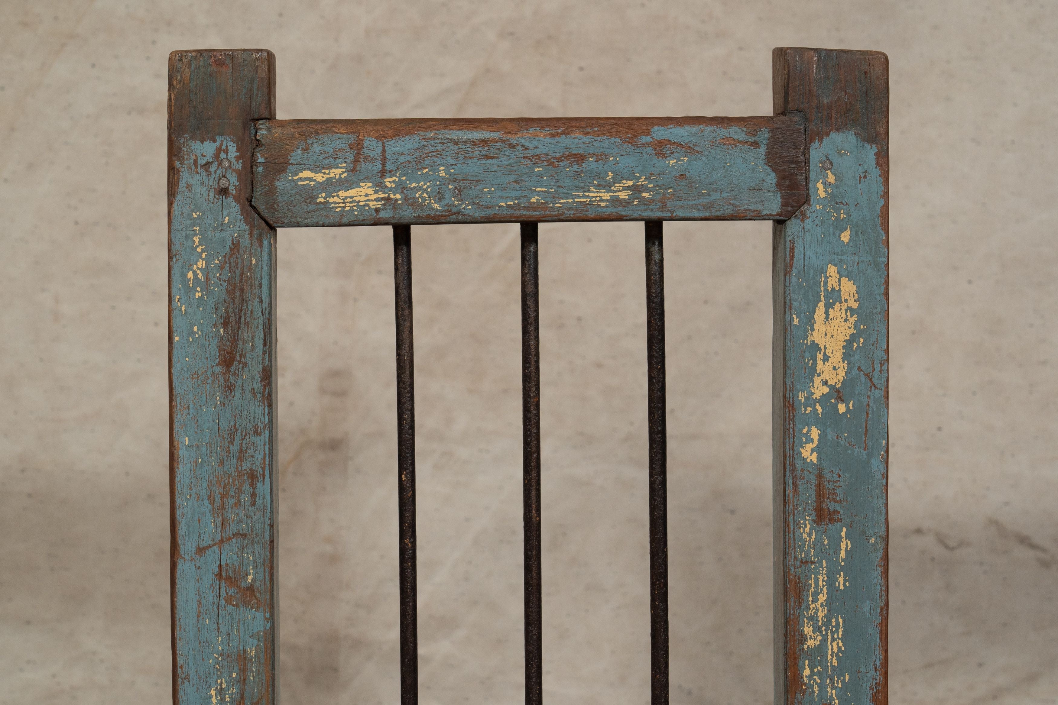 Biscottini Finestra finestrina grata porta in legno massello e in ferro antica e vecchia con telaio da interno o da esterno