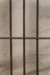 Biscottini Finestra finestrina grata porta in legno massello e in ferro antica e vecchia con telaio da interno o da esterno