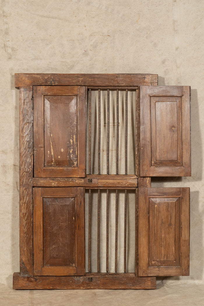 Biscottini Finestra finestrina grata porta in legno massello e in ferro antica e vecchia con telaio da interno o da esterno