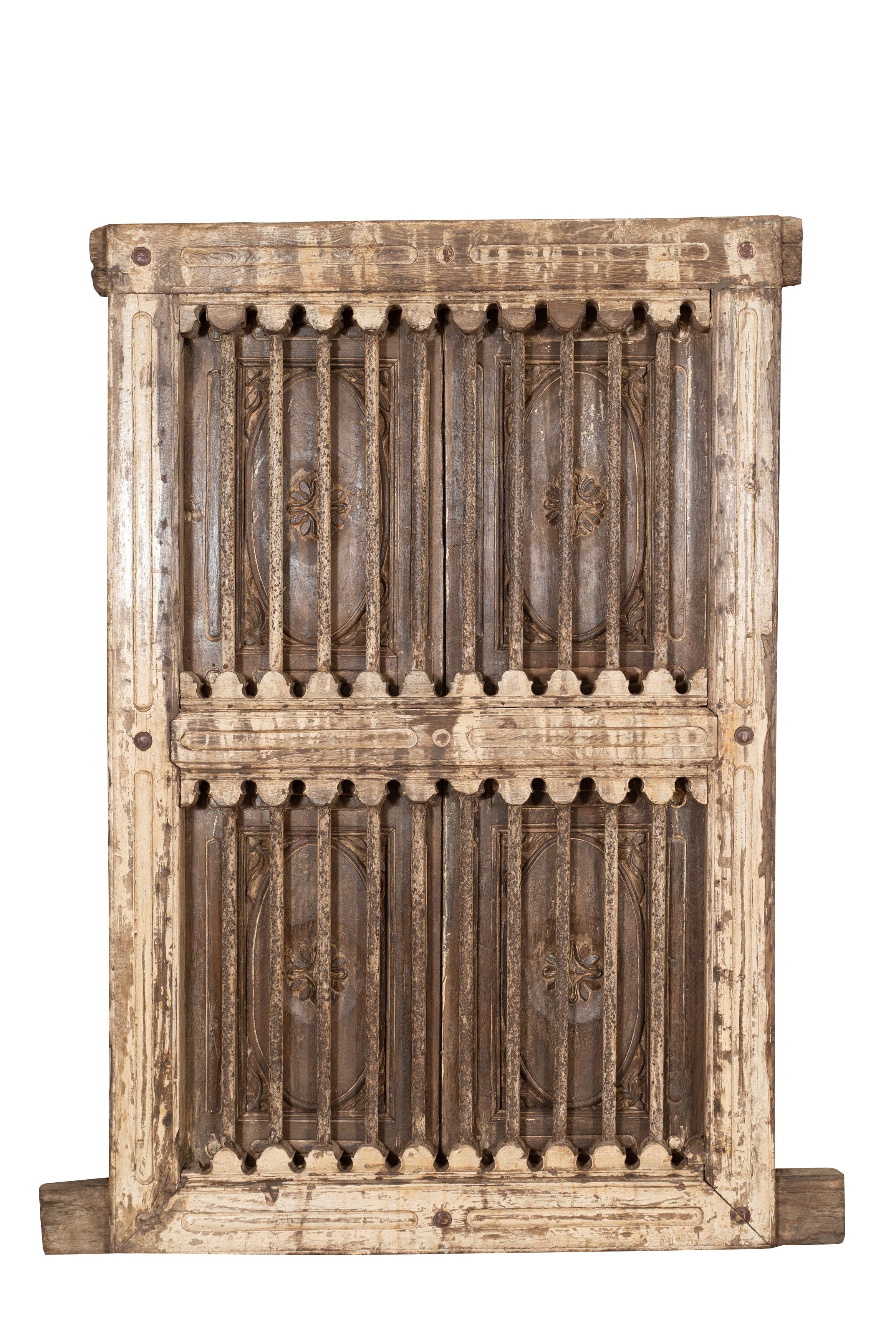 Biscottini Finestra finestrina grata porta in legno massello e in ferro antica e vecchia con telaio da interno o da esterno