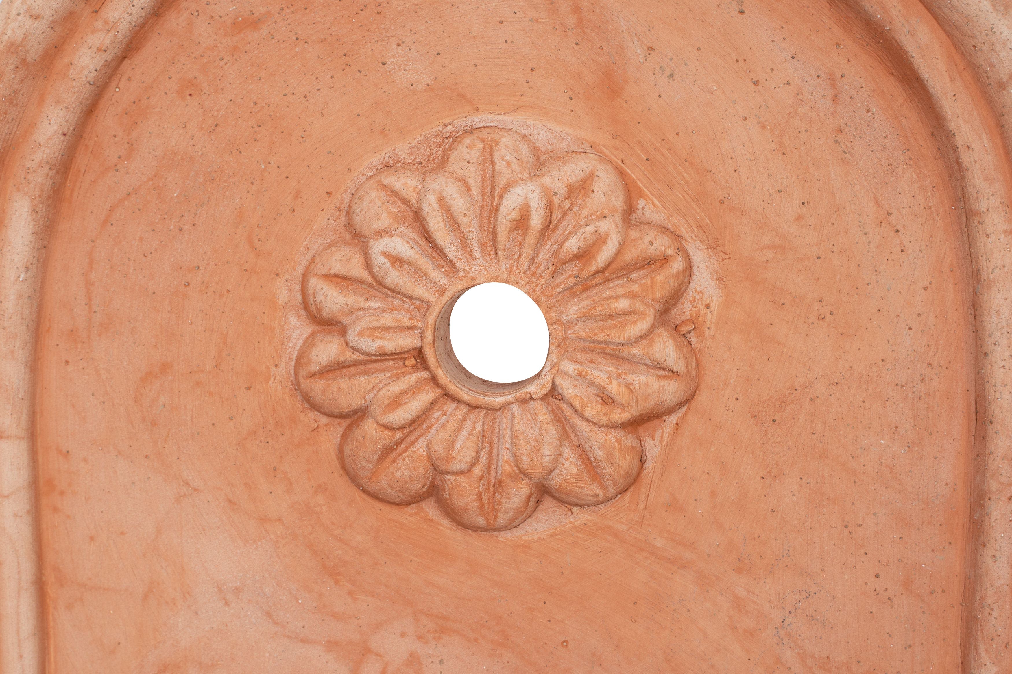 Biscottini Fontana a muro invecchiata in terracotta toscana a base piccola 100% Made in Italy interamente Lavorata a Mano