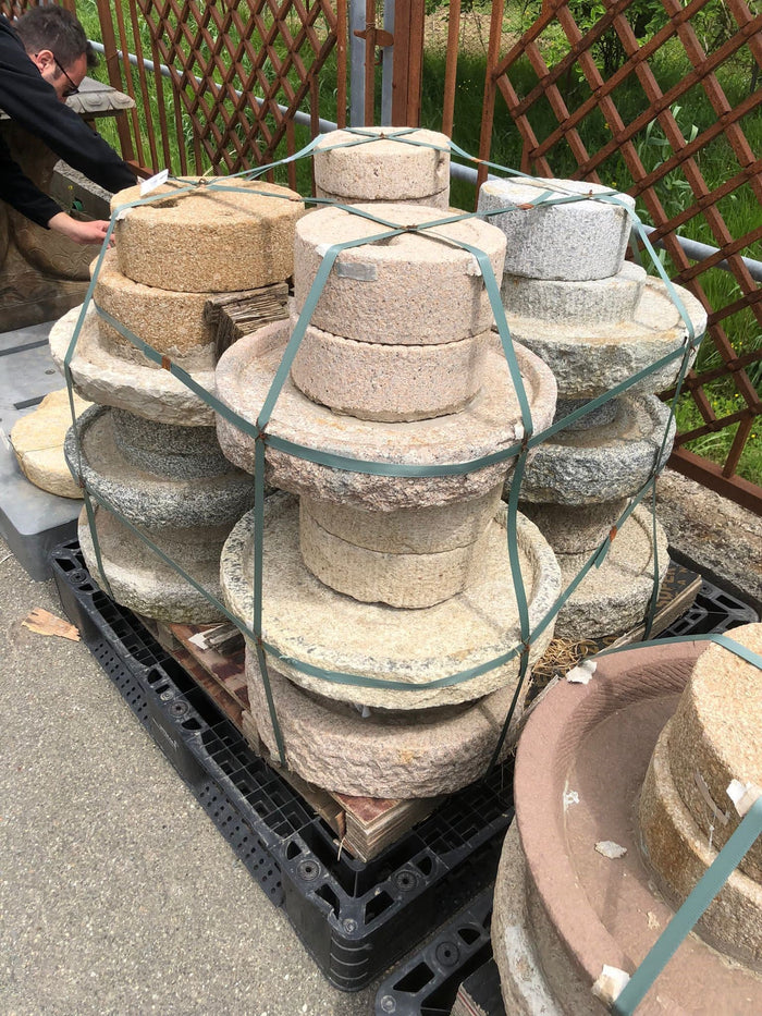 Biscottini Macina in pietra antica, misure assortite Vecchia pietra, passato Offerta