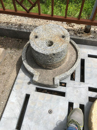 Biscottini Macina in pietra antica, misure assortite Vecchia pietra, passato Offerta