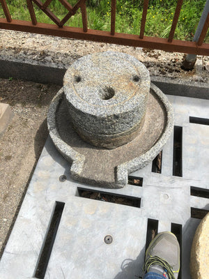 Biscottini Macina in pietra antica, misure assortite Vecchia pietra, passato Offerta