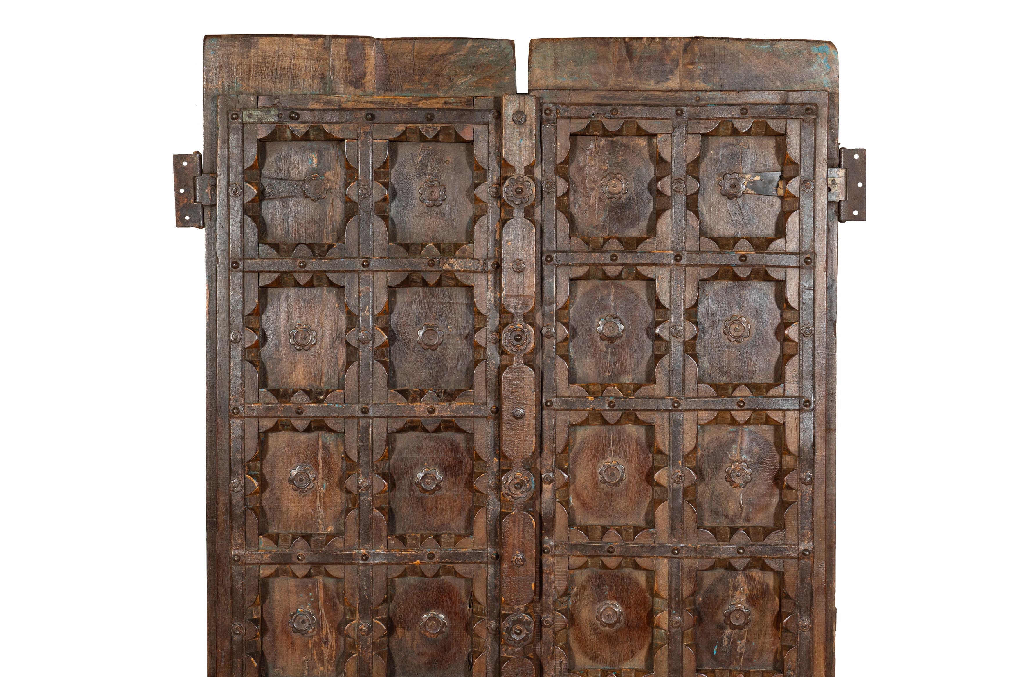 Biscottini Porta portone in legno massello e ferro da interno o da esterno vecchia e antica medievale scorrevole