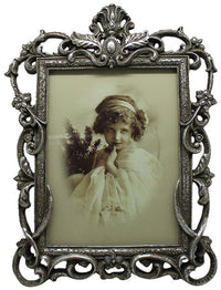 Biscottini Portafoto da appoggio a cuore in resina finitura argento anticata L23,5xPR2xH32 cm