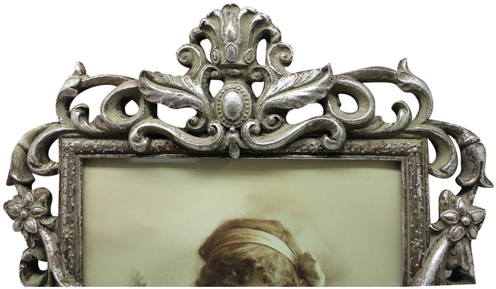 Biscottini Portafoto da appoggio a cuore in resina finitura argento anticata L29,5xPR2xH39 cm