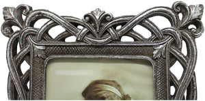 Biscottini Portafoto da appoggio verticale/orizzontale in resina finitura argento anticata L18,5xPR2xH24 cm