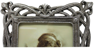 Biscottini Portafoto da appoggio verticale/orizzontale in resina finitura argento anticata L21xPR2xH26 cm