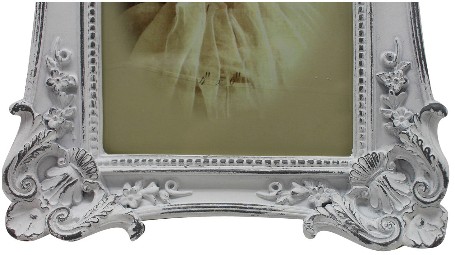 Biscottini Portafoto da appoggio verticale/orizzontale in resina finitura bianca anticata L15,5xPR3,5xH20,5 cm