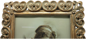 Biscottini Portafoto da appoggio verticale/orizzontale in resina finitura oro anticata L30xPR2xH35 cm