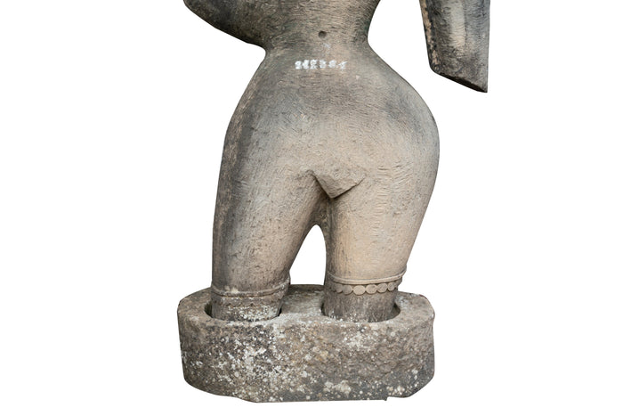 Biscottini Statua corpo di donna in pietra raffigurante larghezza profondità Offerta