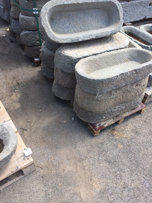 Biscottini Vasca in pietra antica, 1pc, misure assortite Vecchia pietra, passato Offerta