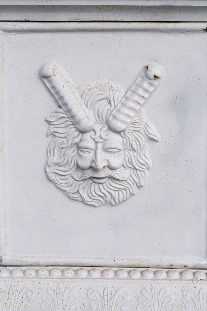 Biscottini Vaso con base in fusione di ghisa finitura bianca anticata Molto Stabile