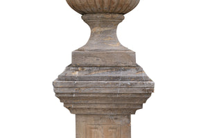 Biscottini Vaso con base in pietra L65xPR65xH198 cm completo base, dimensioni Offerta