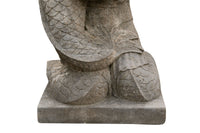 Biscottini Vecchia statua in pietra raffigurante un uomo con un pesce Molto solida robusta