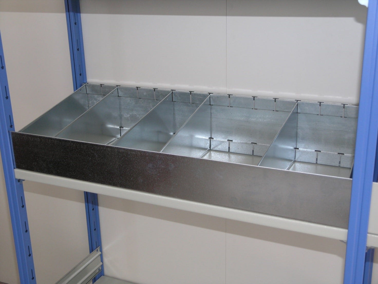 Cassettiera ZINCATA metallica a 4 separatori cm. 91x40