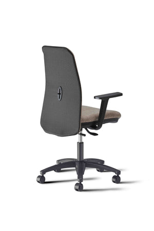 Composizione arredi operativi con scrivania moderna con struttura metallica, mobile con 2 ante battenti e poltroncina girevole