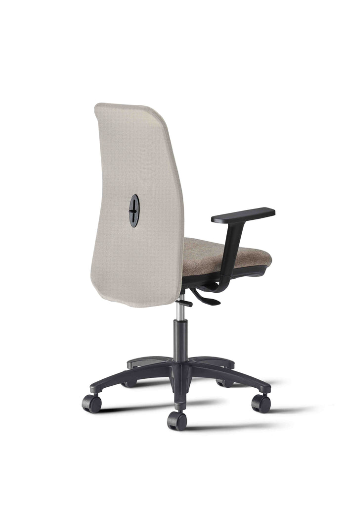 Composizione operativa compresa di scrivania moderna con struttura metallica, sedia girevole ergonomica e mobile per archivio documenti