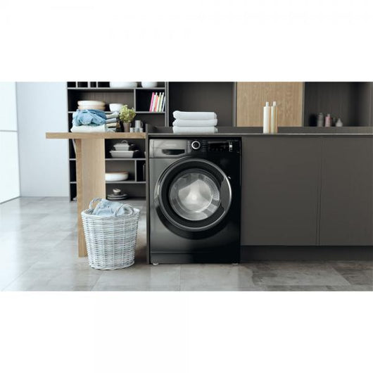 Hotpoint Congelatore Verticale 228lt E Nofrost 4cas. Bianco Uha6 F2c W