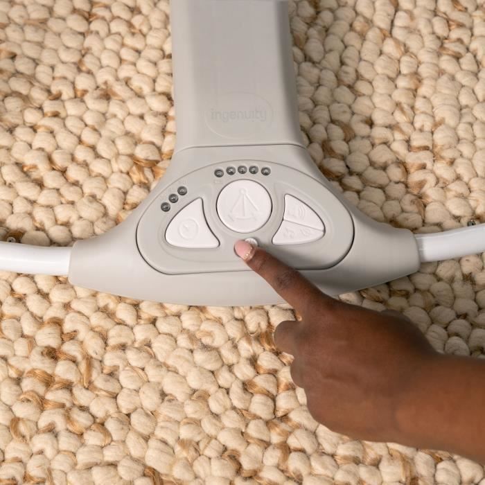 INGENUITY Altalena portatile Swing 'n Go - Arco attività rimovibile in legno proveniente da fonti sostenibili - 5 velocità - Per bambini