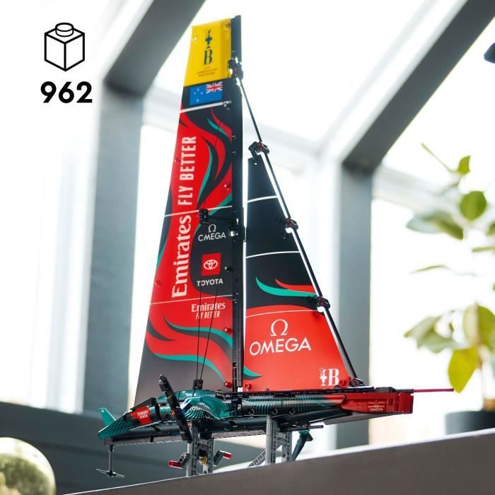 LEGO Technic 42174 Yacht Emirates Team New Zealand AC75 - Kit di costruzione per adulti