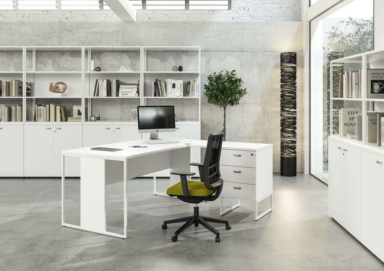 Libreria bassa con struttura in metallo verniciato a 2 vani a giorno con ripiani, base, cappello e schiena in melaminico cm. 90x46x80h