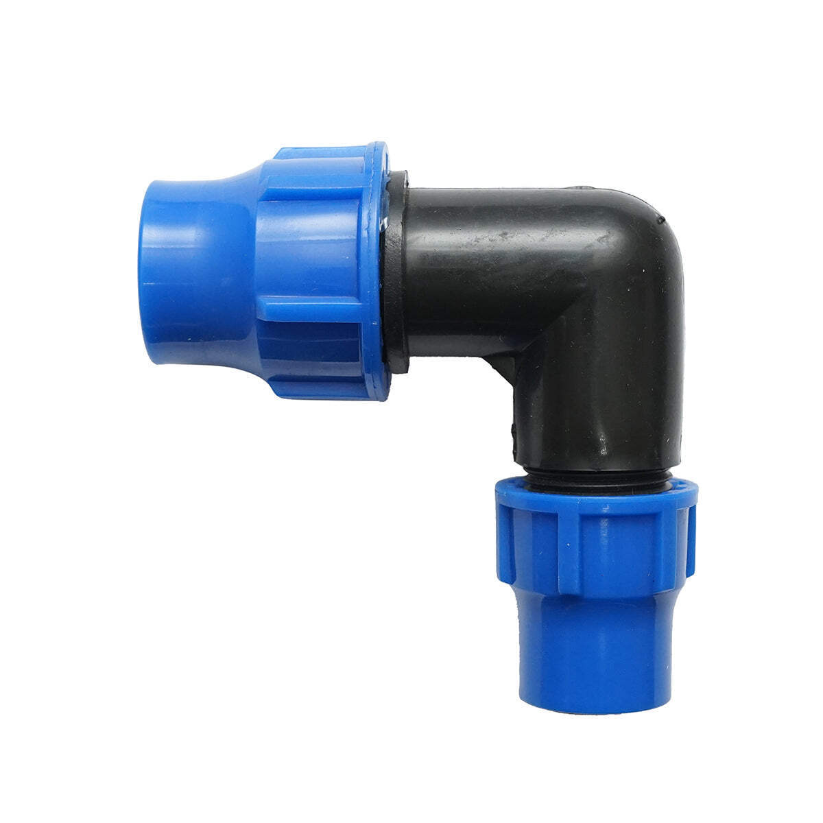 Gomito di raccordo a compressione ridotto D25x20mm per sistemi di irrigazione.